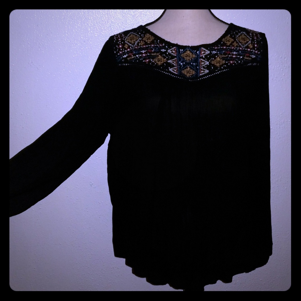 Black embroidered top size L
